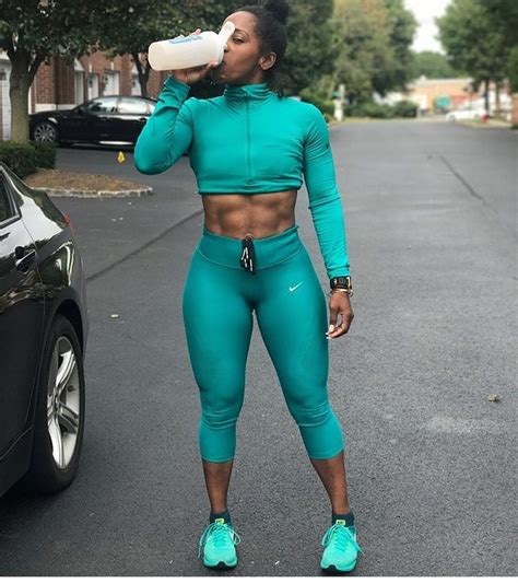 Ebony Fitness Freaks (@ebonyfitfreaks) .
